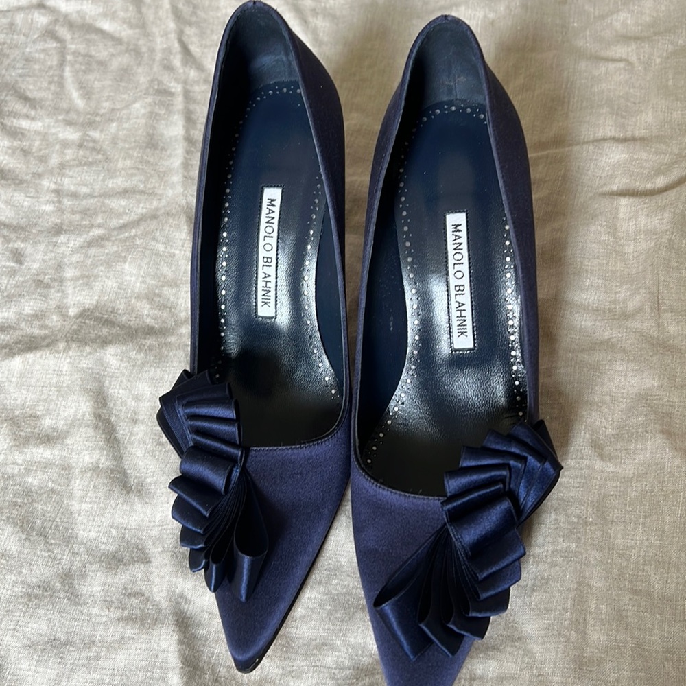 Manolo Blahnik blue heels